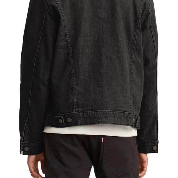 Levi’s Vintage Fit Denim Trucker Jacket Size Med - Picture 2 of 9